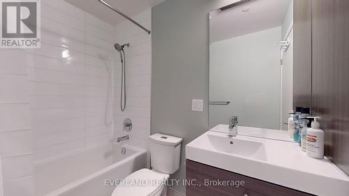 509 - 62 Forest Manor Road, Toronto, ON - Indoor Photo Showing Bathroom