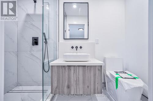 11 Tanbark Crescent, Toronto, ON - Indoor Photo Showing Bathroom