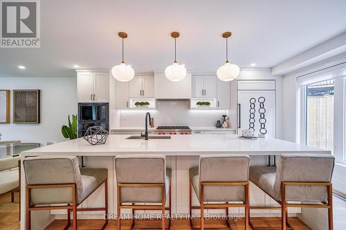 11 Tanbark Crescent, Toronto, ON - Indoor Photo Showing Kitchen With Upgraded Kitchen