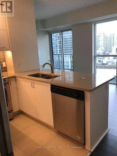 807 - 39 Annie Craig Drive, Toronto, ON - Indoor Photo Showing Kitchen With Double Sink