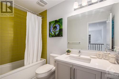 210 Maynooth Court, Ottawa, ON - Indoor Photo Showing Bathroom