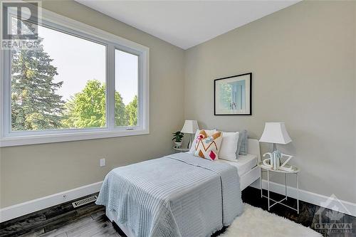 25 Bren Maur Road, Nepean, ON - Indoor Photo Showing Bedroom