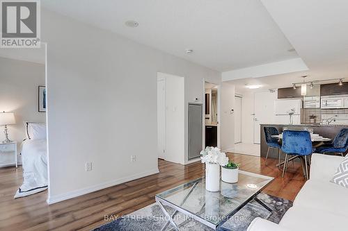 306 - 37 Grosvenor Street, Toronto, ON - Indoor Photo Showing Living Room