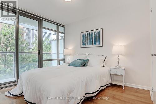 306 - 37 Grosvenor Street, Toronto, ON - Indoor Photo Showing Bedroom