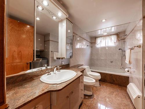 Salle de bains - 8630A  - 8632 Rue Albanel, Montréal (Saint-Léonard), QC - Indoor Photo Showing Bathroom