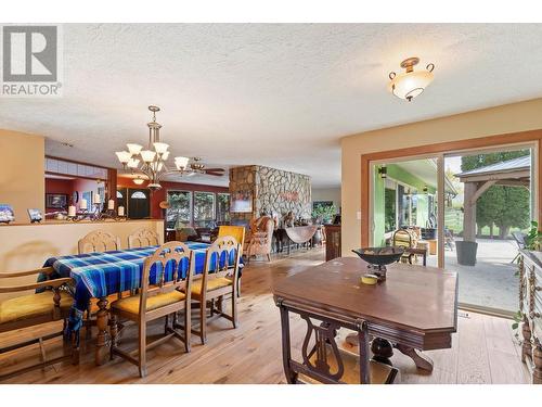 656 Curtis Road, Kelowna, BC - Indoor Photo Showing Dining Room