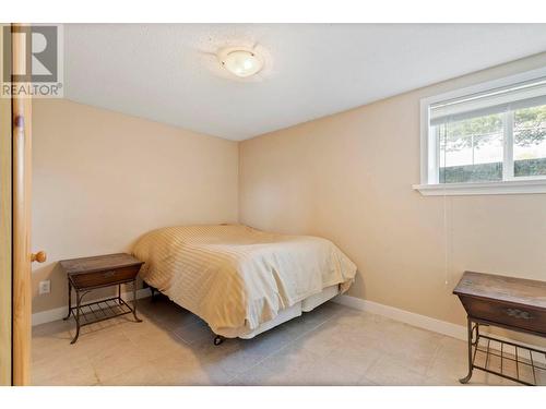 656 Curtis Road, Kelowna, BC - Indoor Photo Showing Bedroom