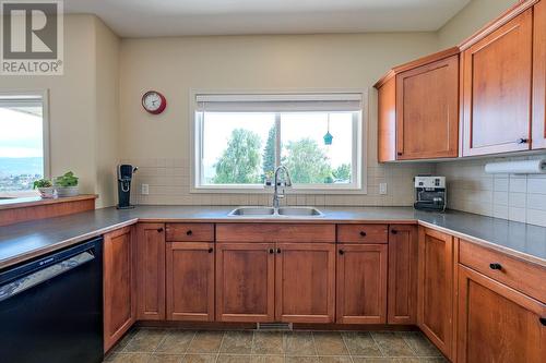 2250 Shannon Hills Place, West Kelowna, BC - Indoor Photo Showing Kitchen With Double Sink