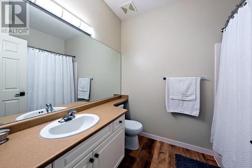 2250 Shannon Hills Place, West Kelowna, BC - Indoor Photo Showing Bathroom