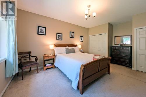 2250 Shannon Hills Place, West Kelowna, BC - Indoor Photo Showing Bedroom