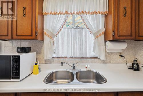 69 Plum Brook Crescent, Toronto, ON - Indoor Photo Showing Kitchen With Double Sink