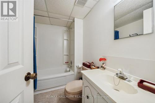 69 Plum Brook Crescent, Toronto, ON - Indoor Photo Showing Bathroom