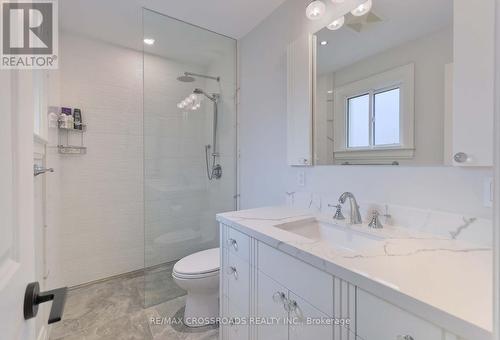 20 Satchell Boulevard, Toronto, ON - Indoor Photo Showing Bathroom
