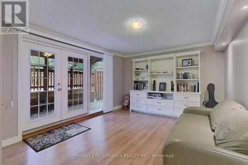 20 Satchell Boulevard, Toronto, ON - Indoor Photo Showing Other Room