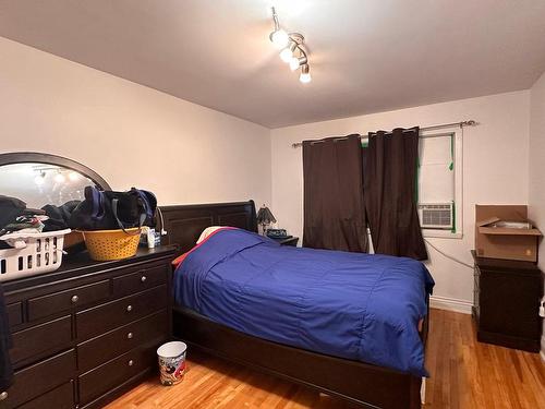 Chambre Ã Â coucher - 1045  - 10563B Av. Du Collège, Laval (Saint-Vincent-De-Paul), QC - Indoor Photo Showing Bedroom