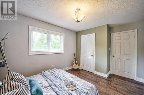 2297 Carpenters Circle, Oakville, ON - Indoor Photo Showing Bedroom