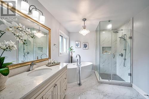 2297 Carpenters Circle, Oakville, ON - Indoor Photo Showing Bathroom