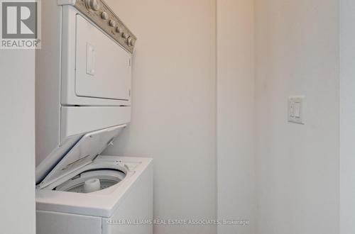 111 - 35 Southshore Crescent, Hamilton, ON - Indoor Photo Showing Laundry Room
