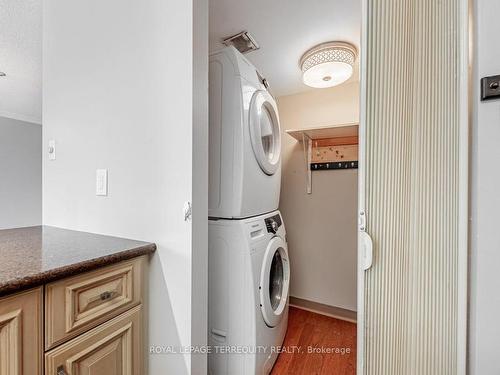 315-2 Raymerville Dr, Markham, ON - Indoor Photo Showing Laundry Room