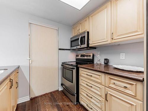 315-2 Raymerville Dr, Markham, ON - Indoor Photo Showing Kitchen