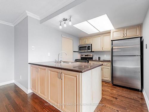 315-2 Raymerville Dr, Markham, ON - Indoor Photo Showing Kitchen