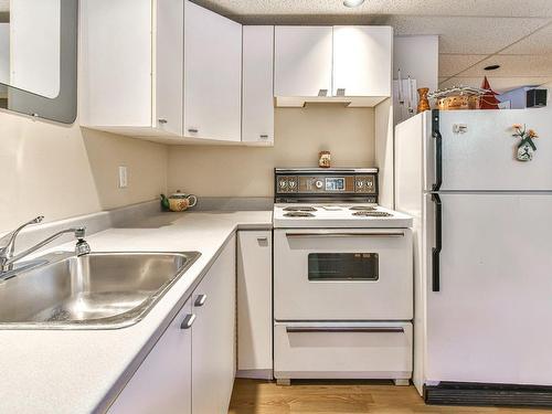 Cuisine - 50 Rue Achille, Saint-Sauveur, QC - Indoor Photo Showing Kitchen