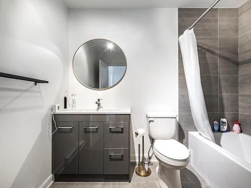 Bathroom - 2127 Rue Wurtele, Montréal (Ville-Marie), QC - Indoor Photo Showing Bathroom