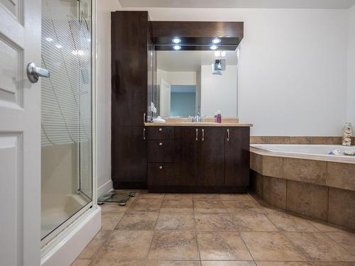 Bathroom - 3260 Boul. De Chenonceau, Laval (Chomedey), QC 