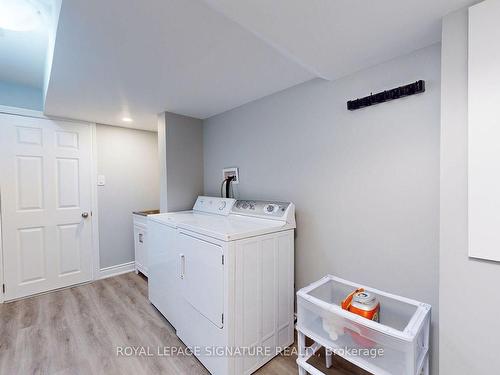 3350 Sunlight St, Mississauga, ON - Indoor Photo Showing Laundry Room