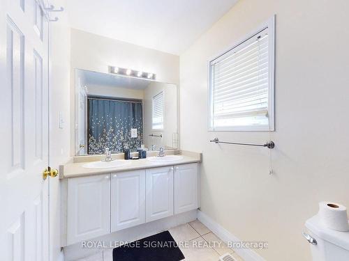 3350 Sunlight St, Mississauga, ON - Indoor Photo Showing Bathroom