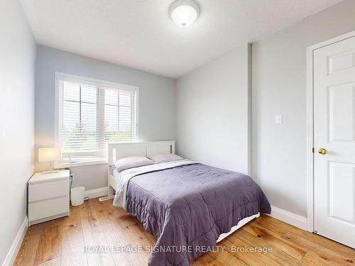 3350 Sunlight St, Mississauga, ON - Indoor Photo Showing Bedroom