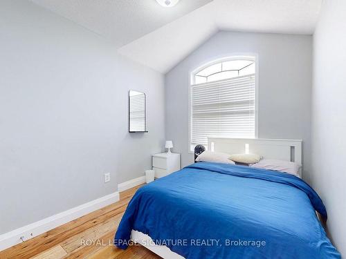 3350 Sunlight St, Mississauga, ON - Indoor Photo Showing Bedroom