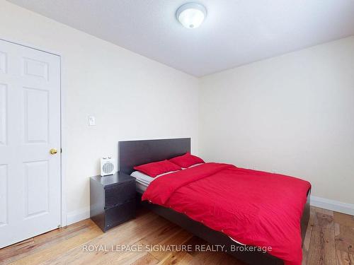 3350 Sunlight St, Mississauga, ON - Indoor Photo Showing Bedroom