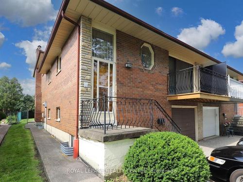 2406 Cashmere Ave, Mississauga, ON - Outdoor With Exterior