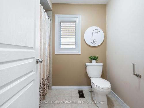 39 Weathering Hts, Hamilton, ON - Indoor Photo Showing Bathroom