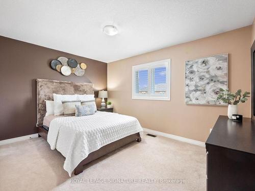 39 Weathering Hts, Hamilton, ON - Indoor Photo Showing Bedroom