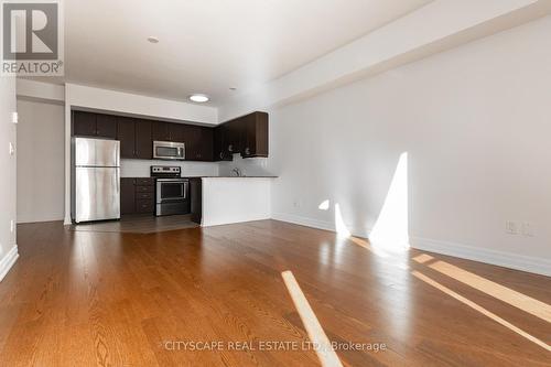 902 - 57 Macaulay Avenue, Toronto, ON - Indoor Photo Showing Kitchen