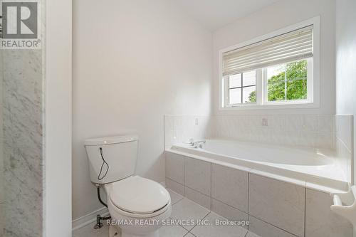 88 Sundridge Street, Brampton, ON - Indoor Photo Showing Bathroom