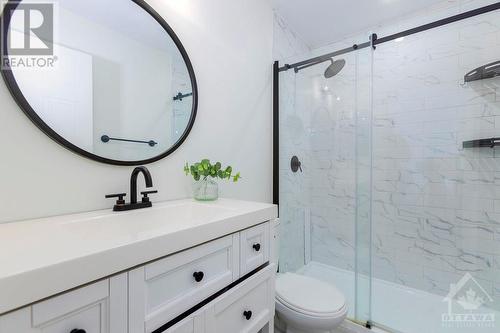 819 Clearcrest Crescent, Ottawa, ON - Indoor Photo Showing Bathroom