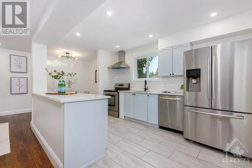 819 Clearcrest Crescent, Ottawa, ON - Indoor Photo Showing Kitchen With Upgraded Kitchen