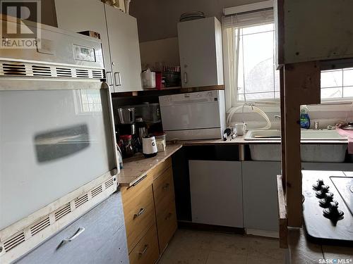 313 3Rd Avenue E, Shellbrook, SK - Indoor Photo Showing Kitchen