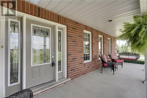 Covered porch front entrance - 551 Darby Road, Welland, ON 