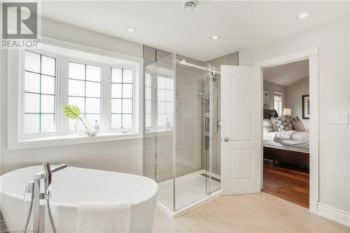Principal 5 piece Ensuite soaker tub and walk in glass shower - 551 Darby Road, Welland, ON 