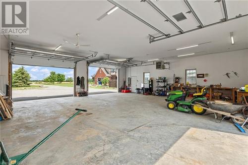 Detached 60 x 40 Heated Shop 11 ft ceiling - 551 Darby Road, Welland, ON 
