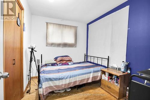 18 Jena Crescent, London, ON - Indoor Photo Showing Bedroom