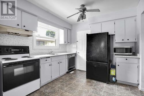 18 Jena Crescent, London, ON - Indoor Photo Showing Kitchen