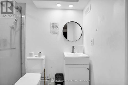 18 Jena Crescent, London, ON - Indoor Photo Showing Bathroom