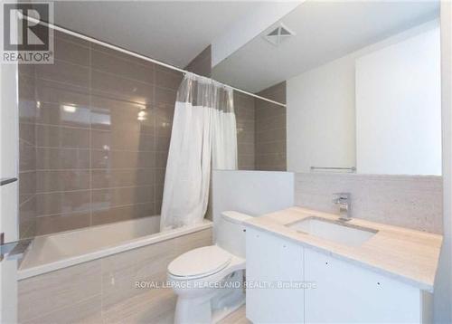 3604 - 28 Wellesley Street E, Toronto, ON - Indoor Photo Showing Bathroom