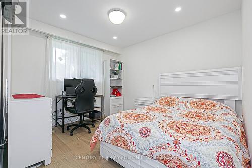 168 Ruggles Avenue, Richmond Hill, ON - Indoor Photo Showing Bedroom