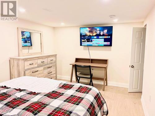 168 Ruggles Avenue, Richmond Hill, ON - Indoor Photo Showing Bedroom